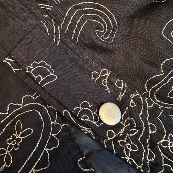 SILKLAND Woman Size 2X Black Silk Floral Paisley Embroidered Jacket - Picture 9 of 9